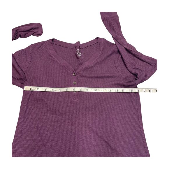 Time and Tru Top Women Large (12-14) Purple Pearl Polyester Classic Button Front - Picture 5 of 7